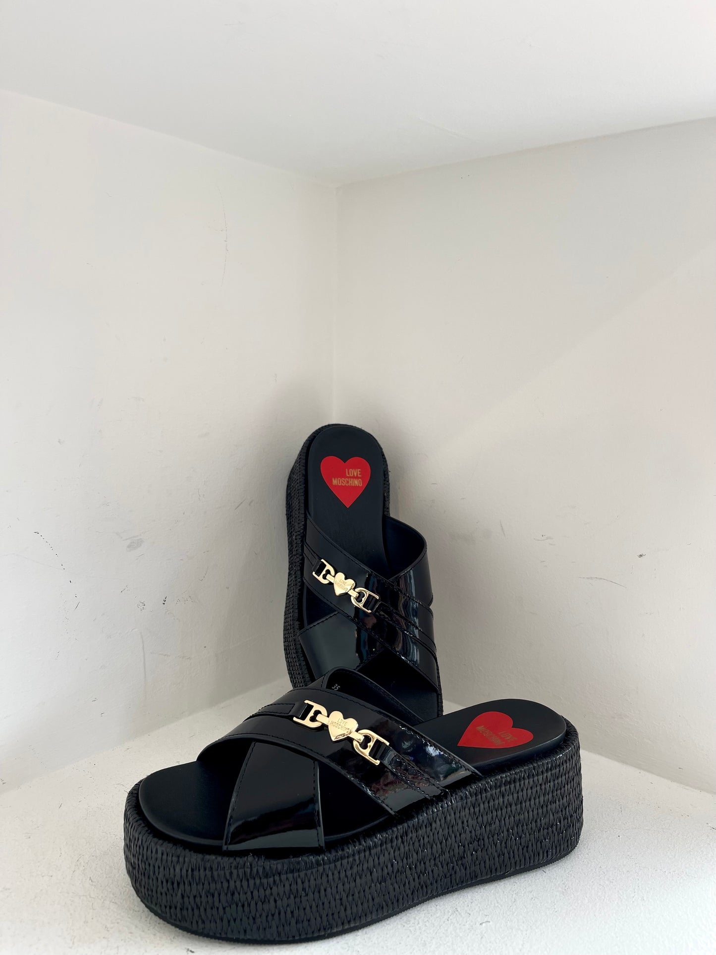 Platform black sandal