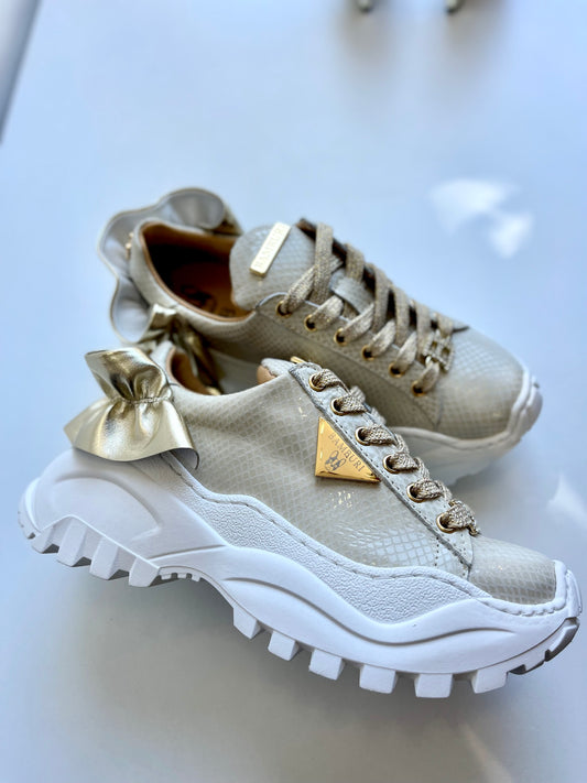 Shinny sneaker