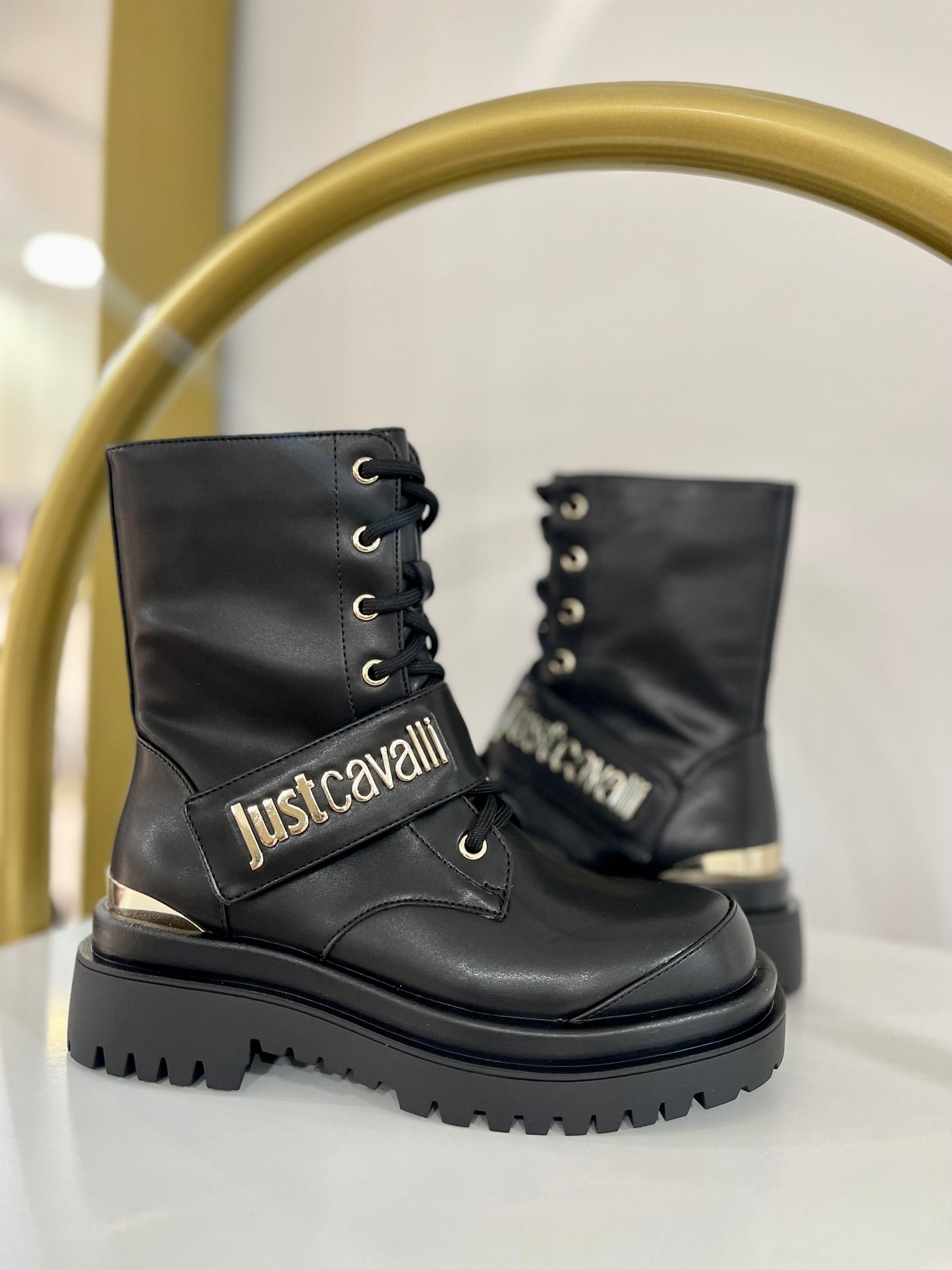 Low militar boot