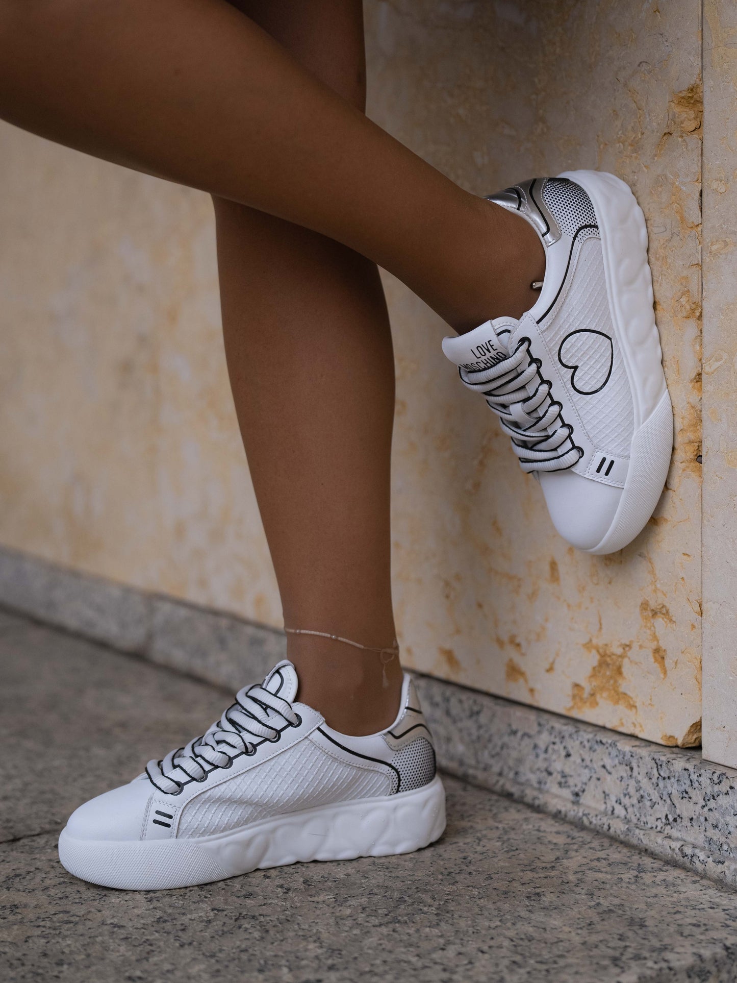 Logo-patch sneakers