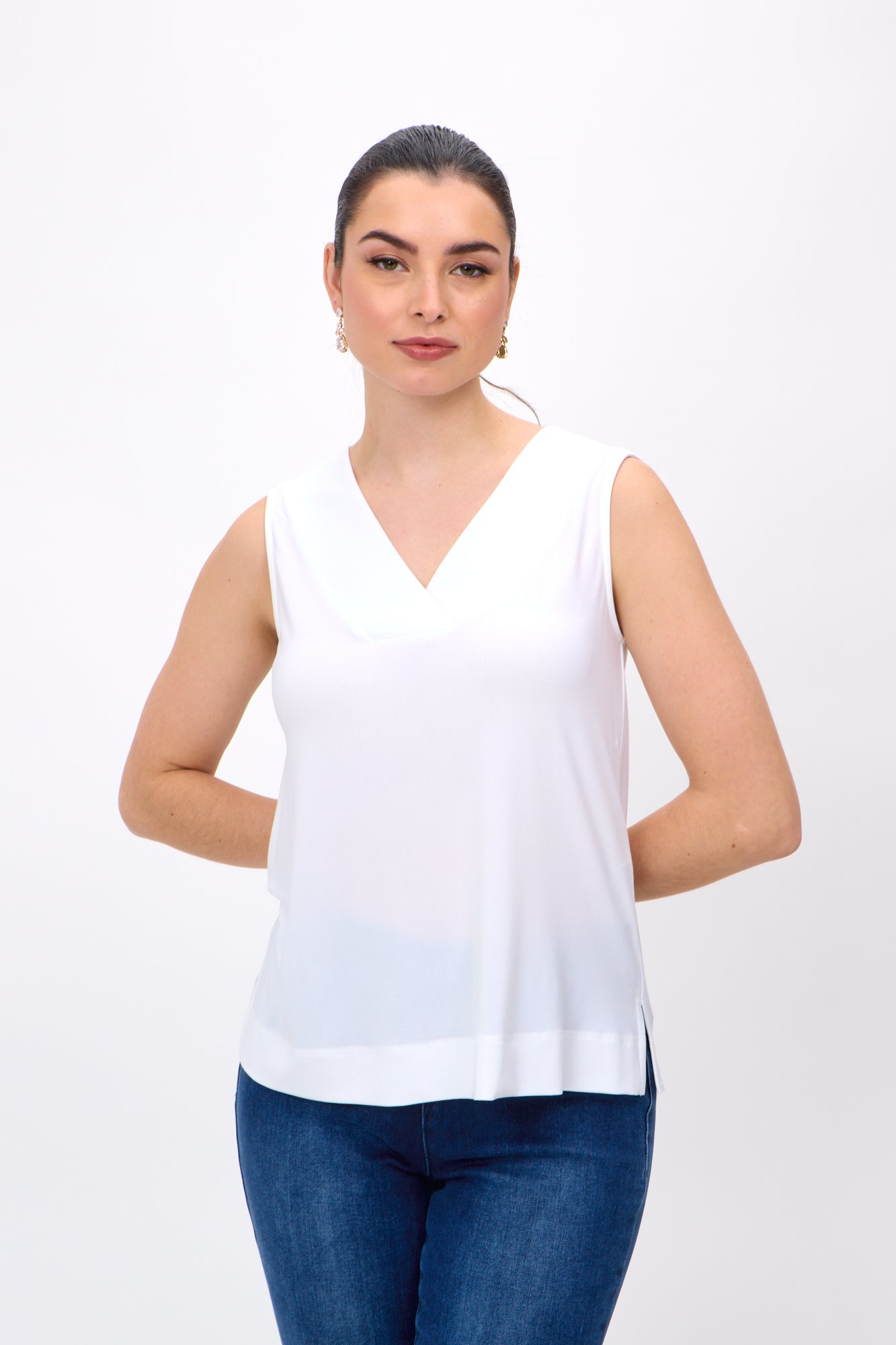 V-neck Sleeveless Pullover