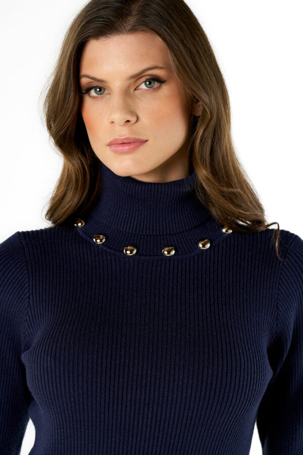 Turtleneck sweater with buttons