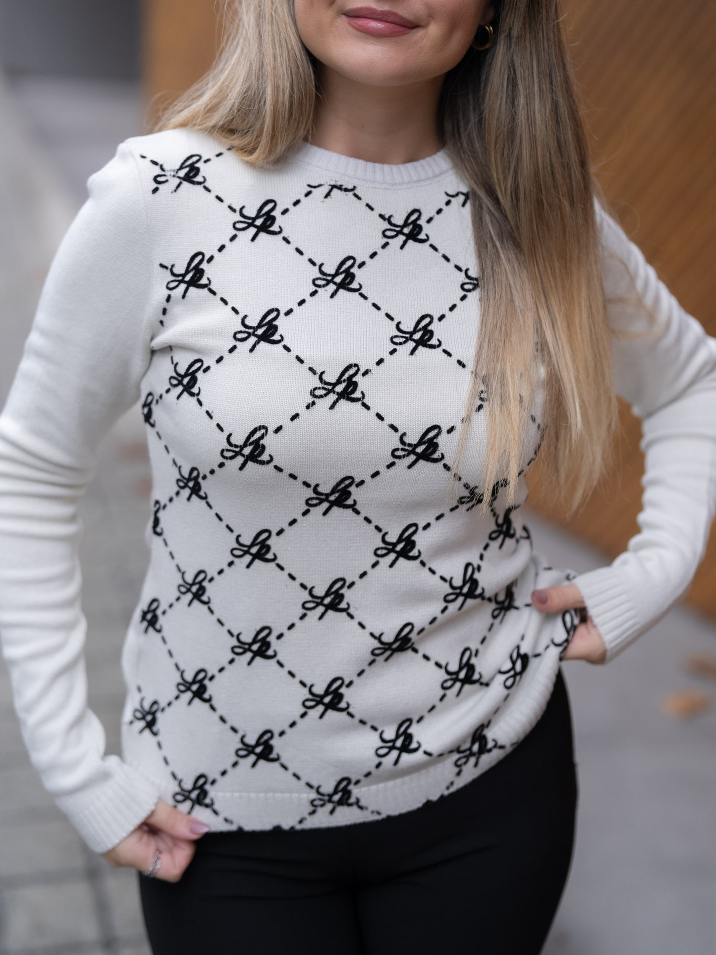 Blusa tricot com aplicação