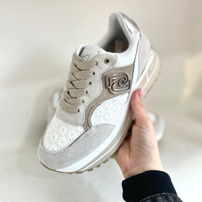 Daisy sneaker