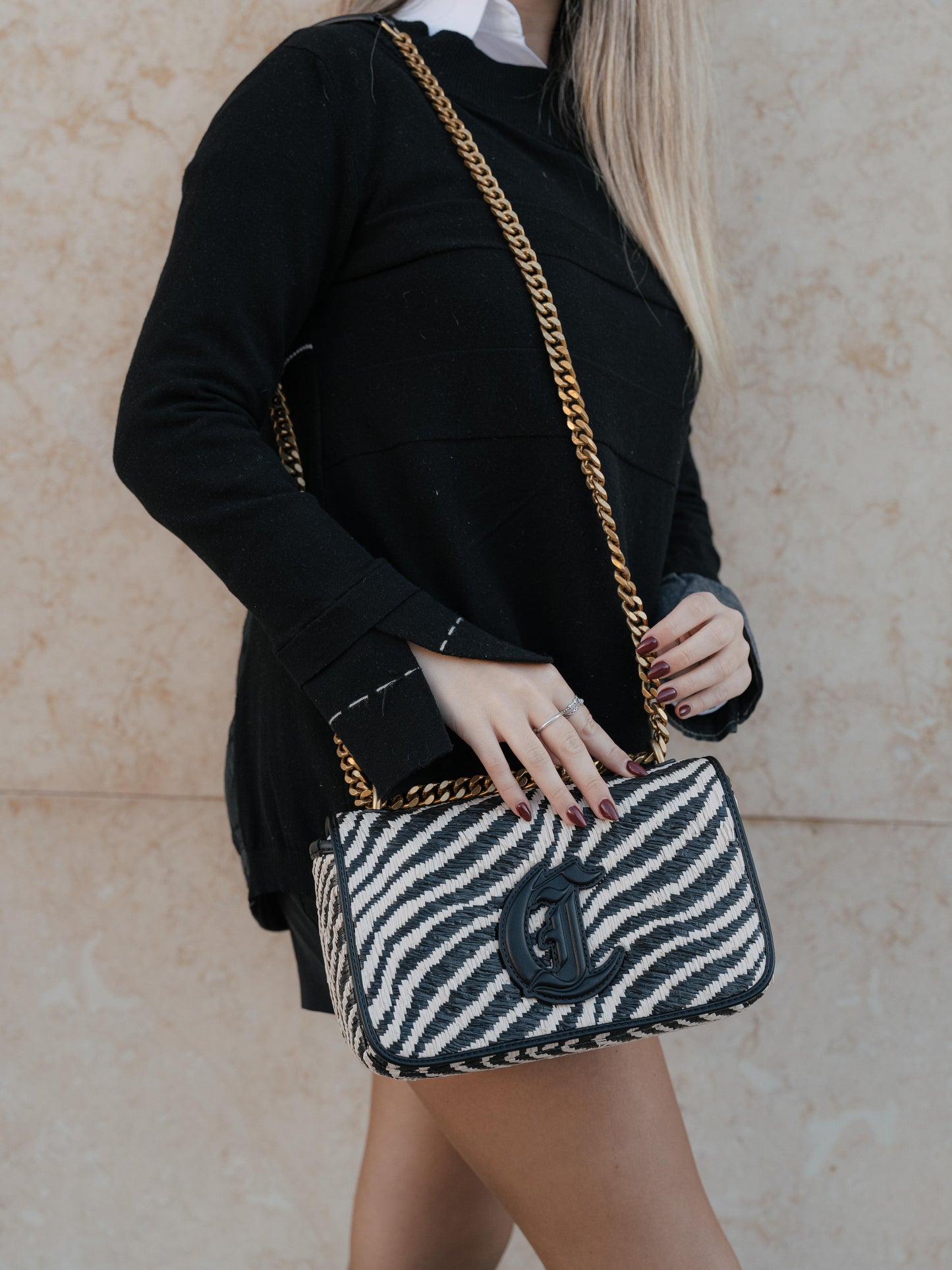 Shoulder zebre straw bag