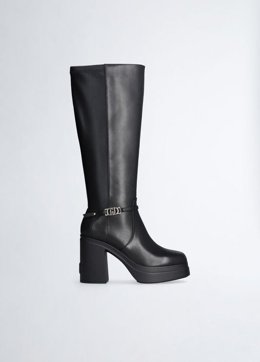 High boots with heel