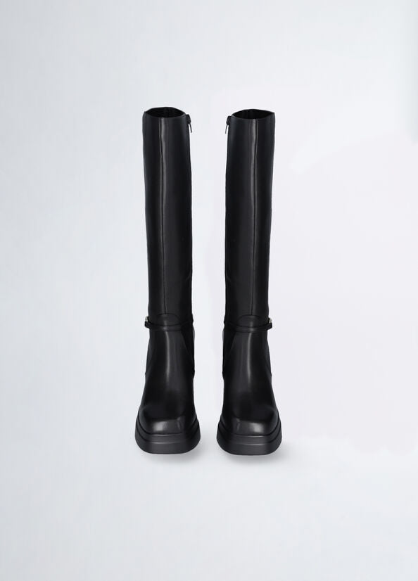 High boots with heel