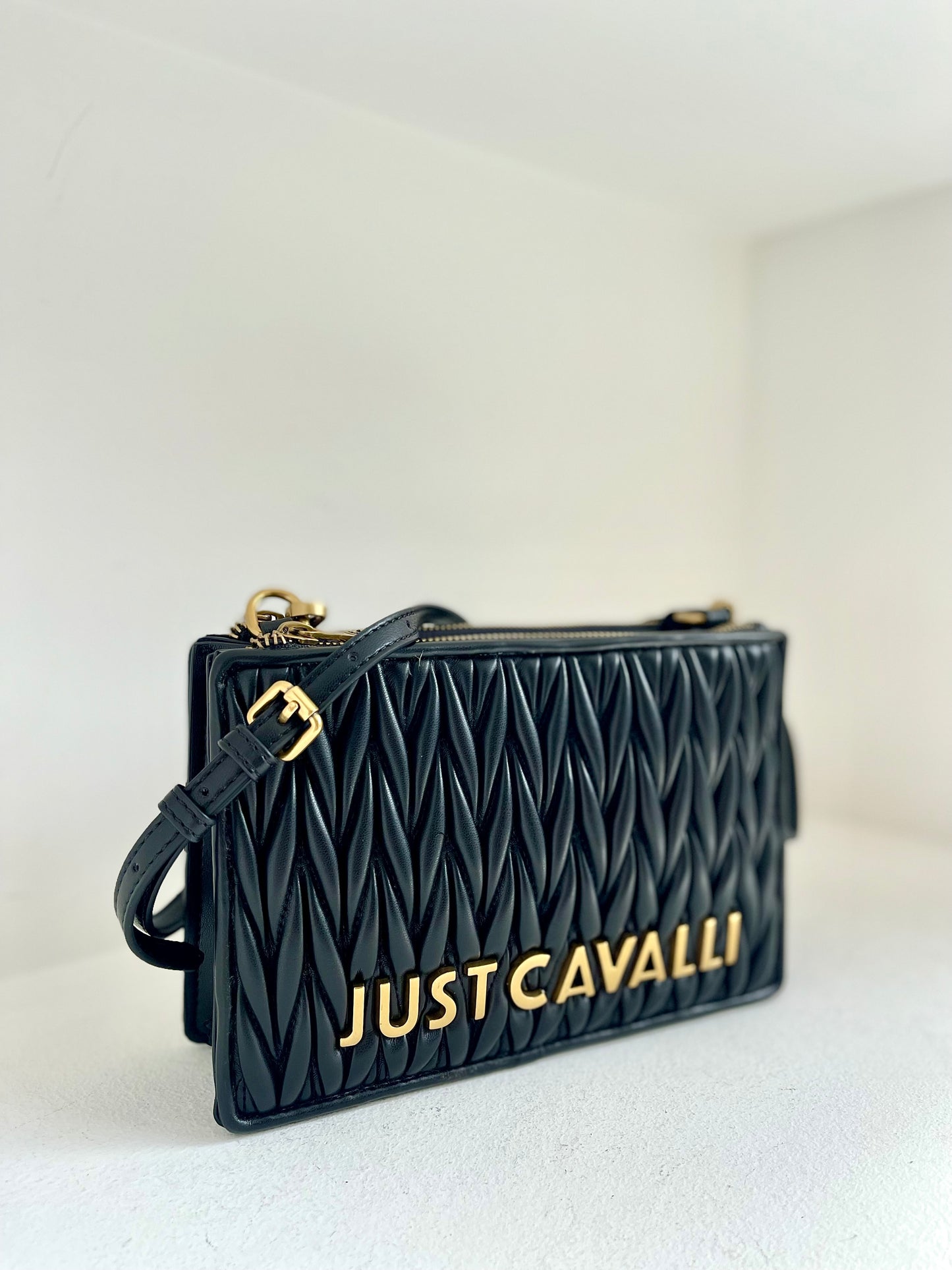 Wavy logo purse