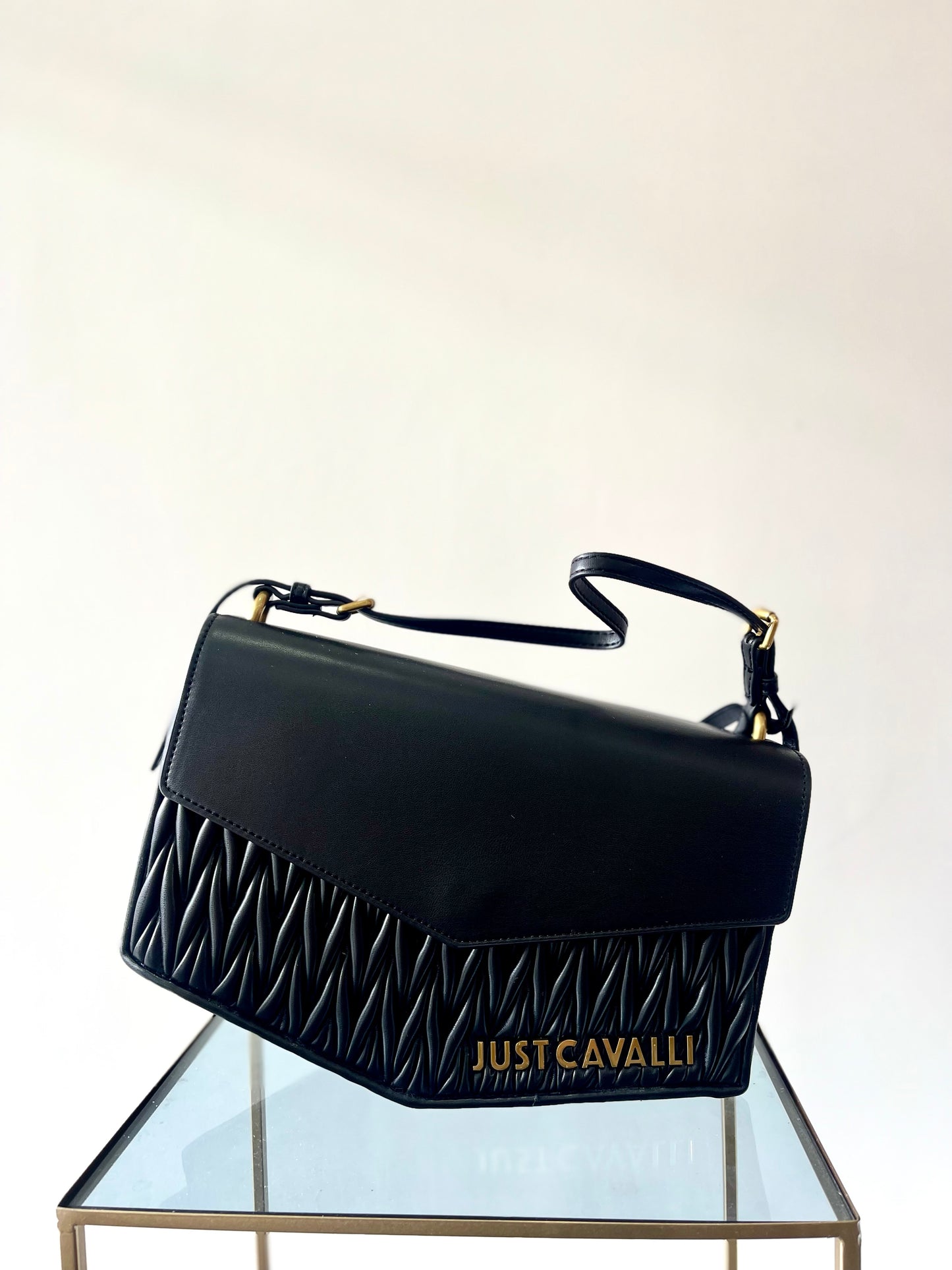 Plisse black handbag