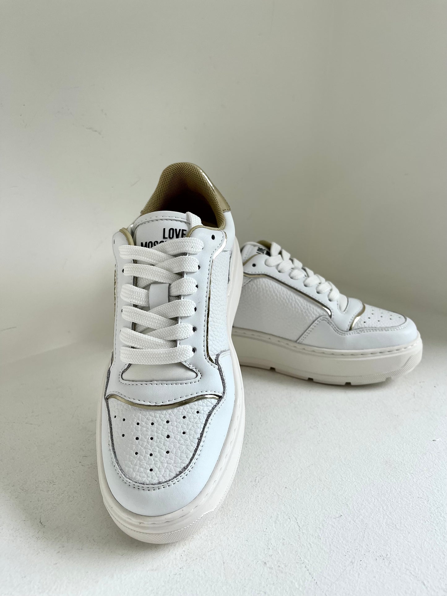 Little heart sneaker