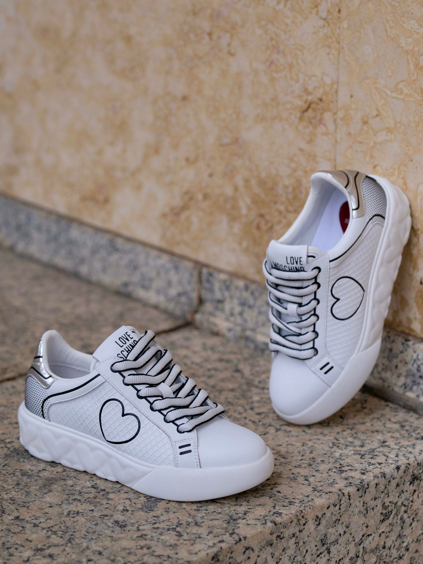 Logo-patch sneakers