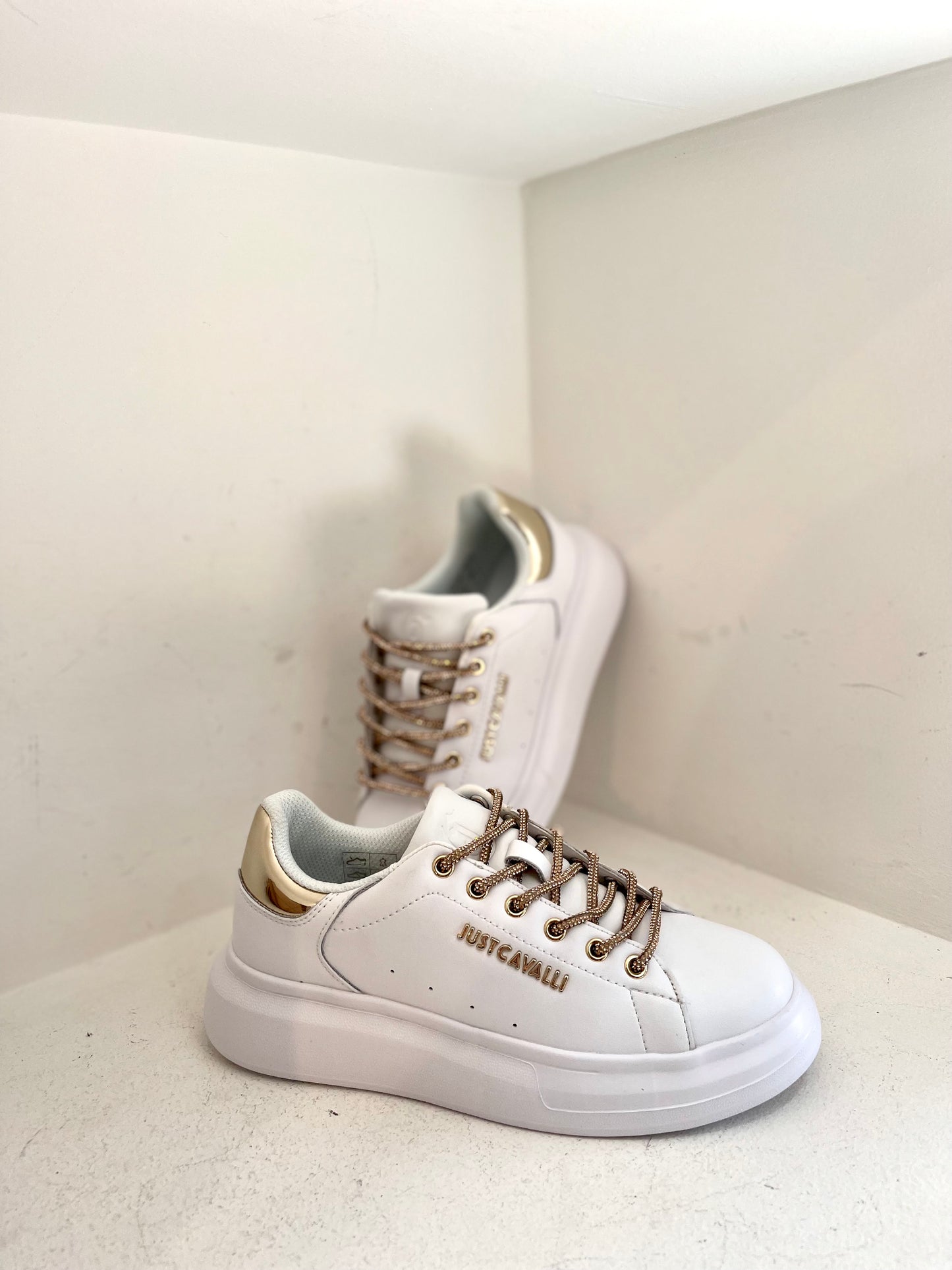 Gold laces sneaker