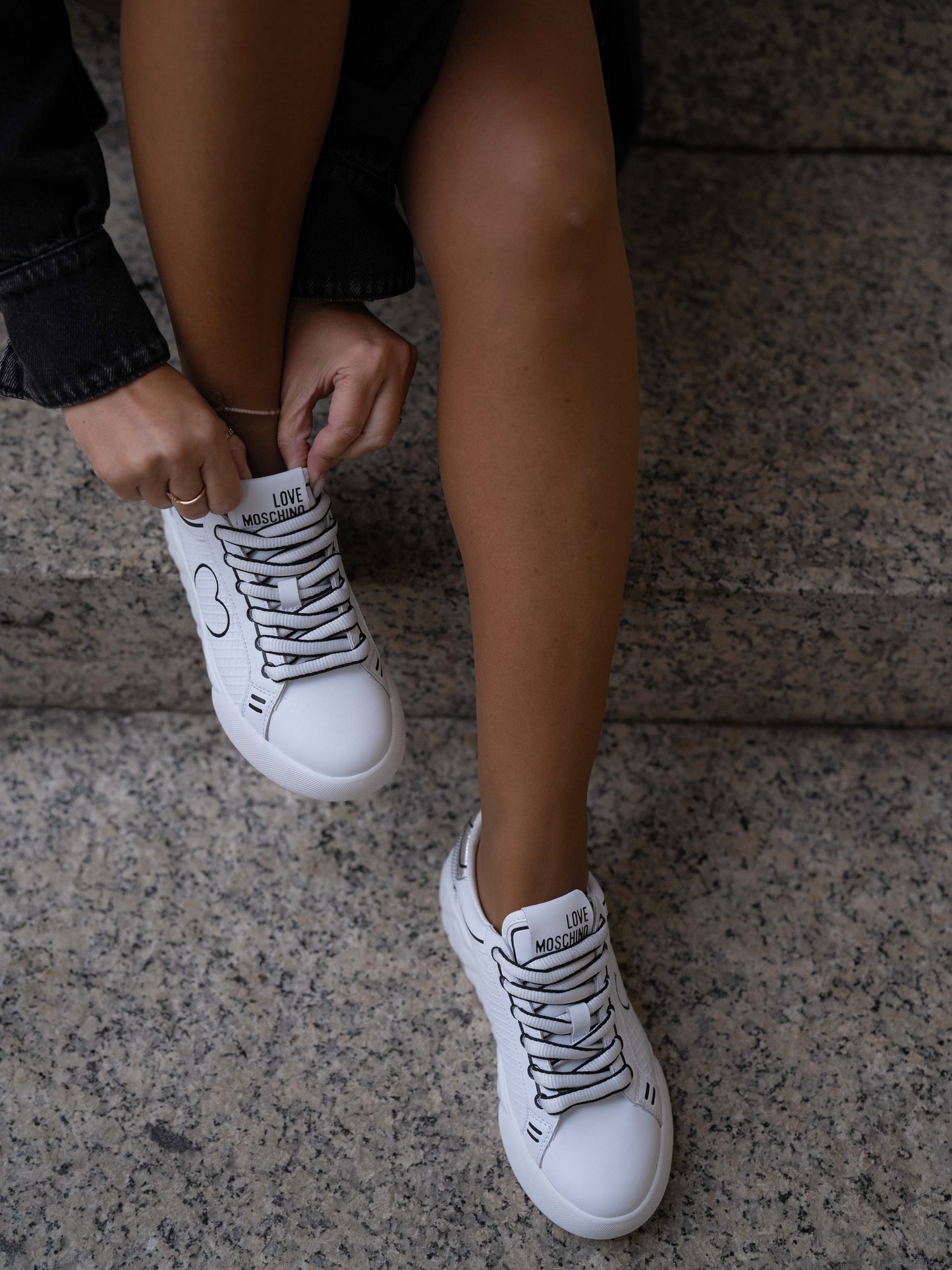 Logo-patch sneakers