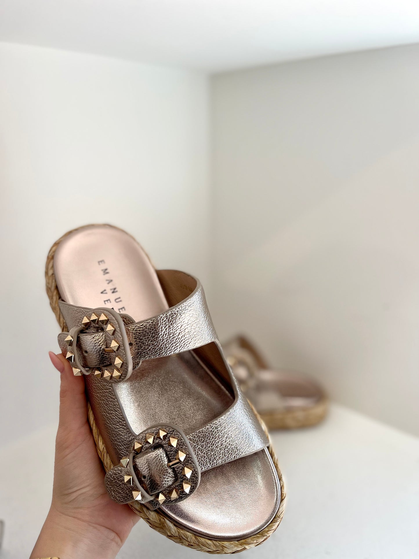 Gold rose sandal