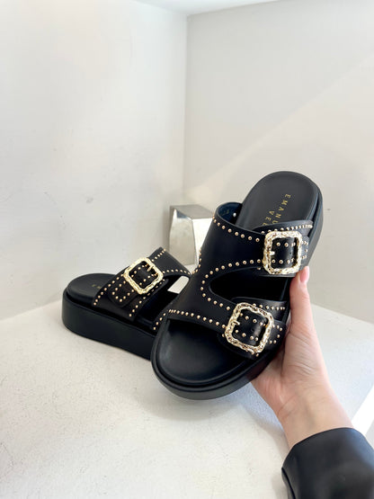 Black sandal with platform