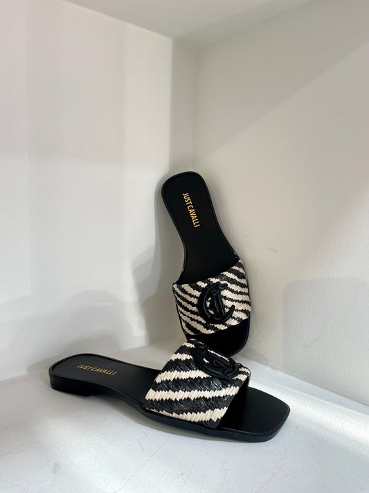 Zebra low sandal