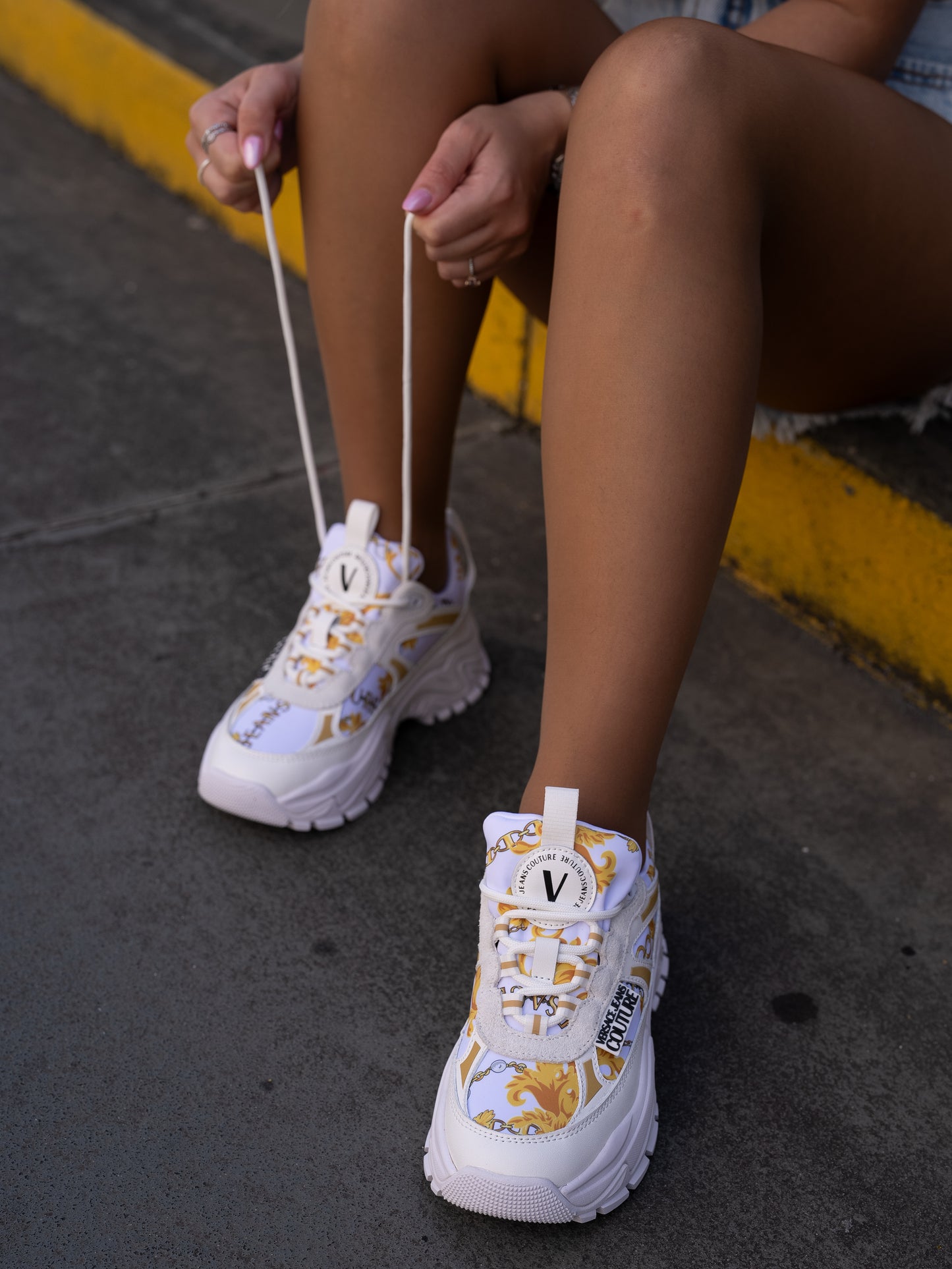 Yellow print sneaker