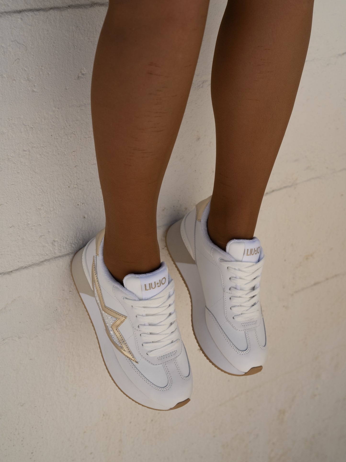 White sneakers in leather