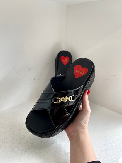 Platform black sandal