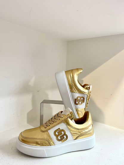 Gold sneaker