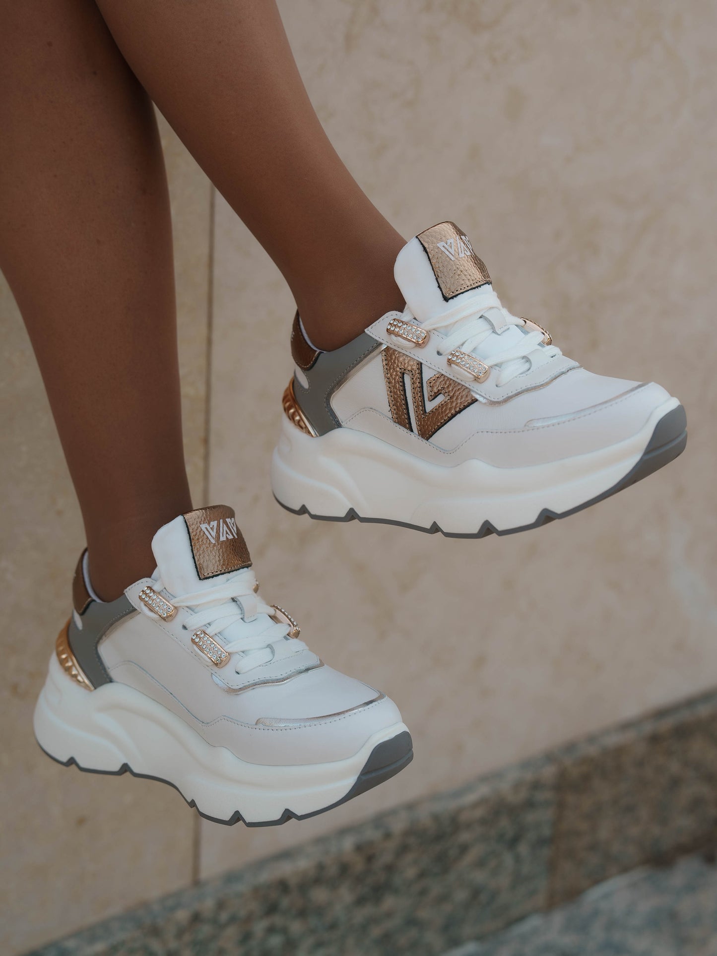 Zoe sneaker