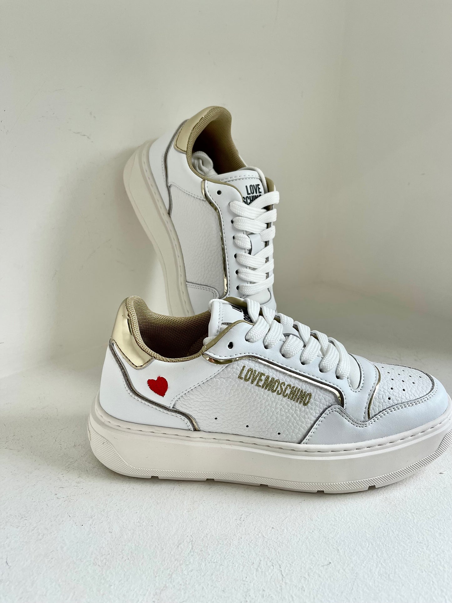 Little heart sneaker