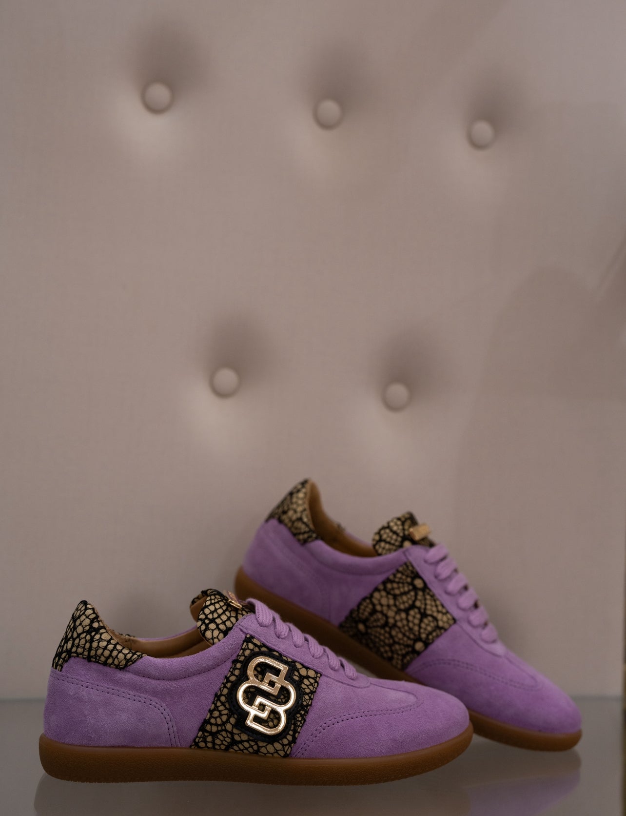 Lilac sneaker