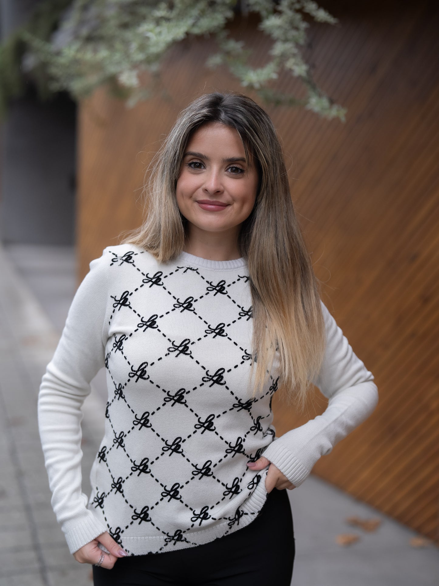 Blusa tricot com aplicação