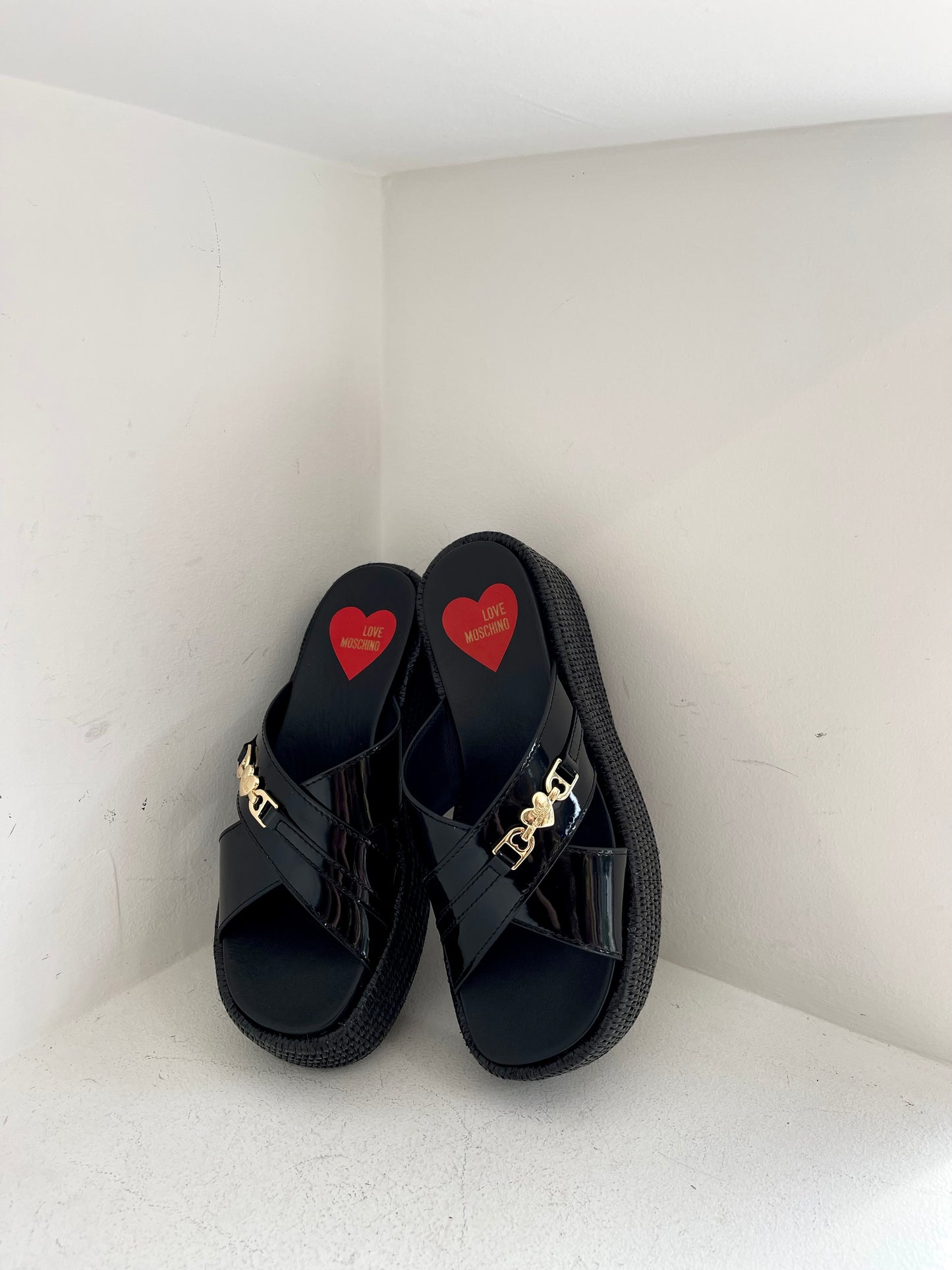 Platform black sandal