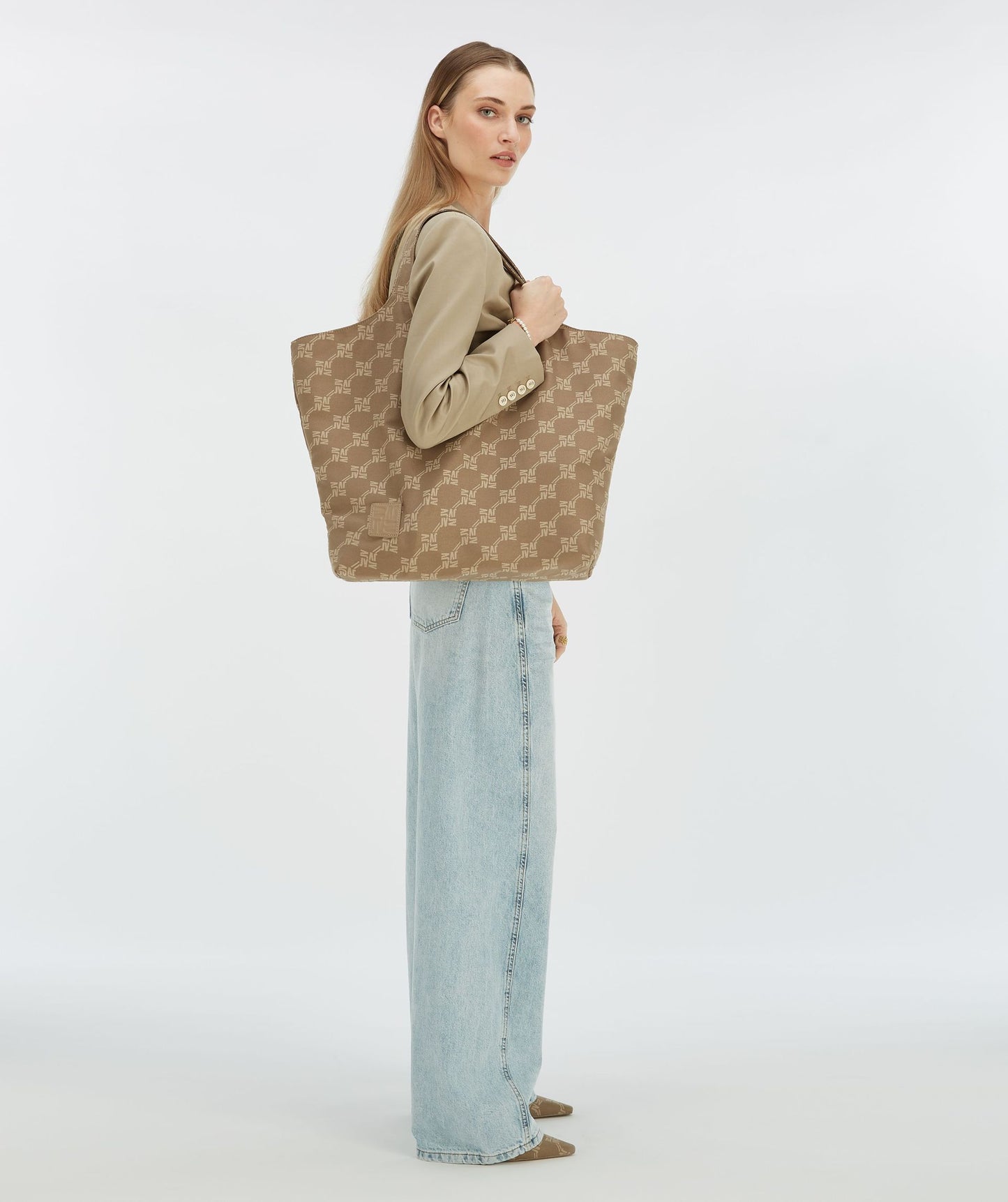 LEONORA shopper with logo print - mink