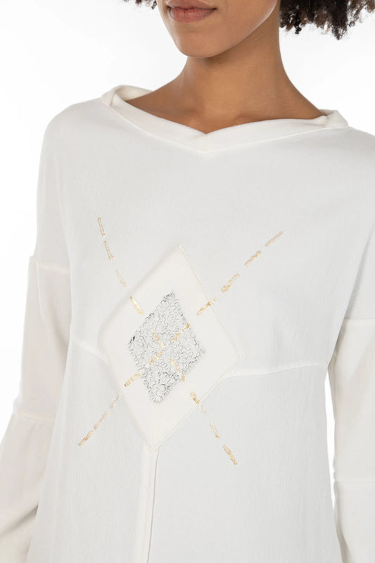 Blouse with gold details